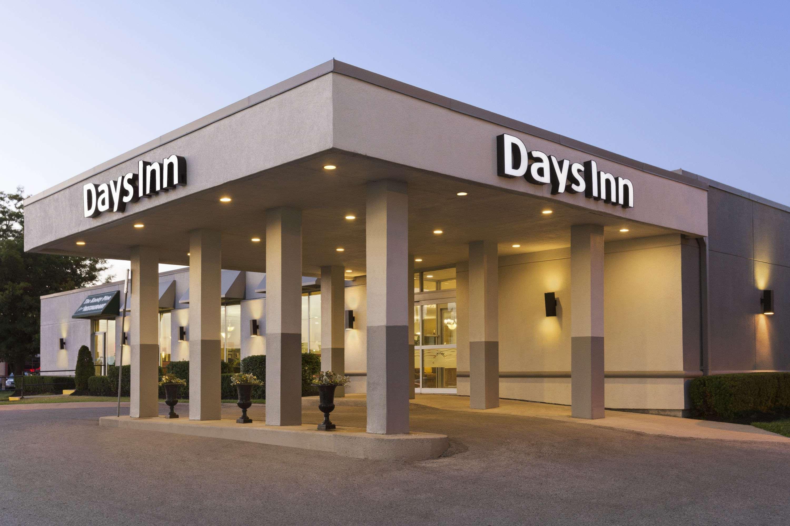 Days Inn By Wyndham Londen Buitenkant foto